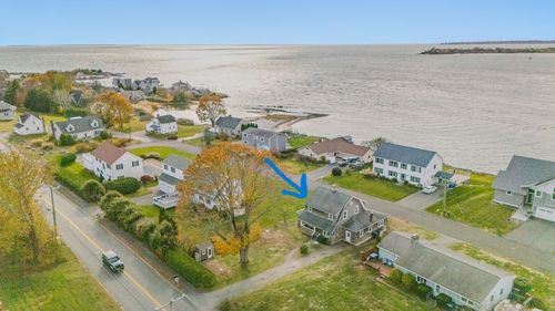 178 Shore Rd, Waterford, CT, 06385-3427 | Card Image