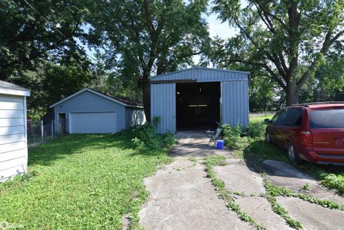 1116 James St, Webster City, IA, 50595-1228 | Card Image