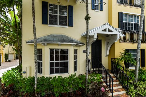 310 Tuxedo Ln, West Palm Beach, FL, 33401-7734 | Card Image