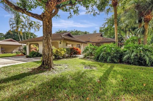 10088 Shadywood Pl, Boynton Beach, FL, 33437-1365 | Card Image