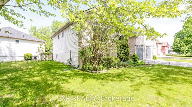 22 Silversands Cres, House other with 2 bedrooms, 3 bathrooms and 6 parking in Wasaga Beach ON | Image 1