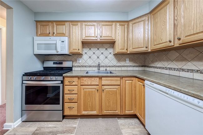1566 Greentree Rd, House other with 2 bedrooms, 1 bathrooms and 1 parking in Scott Twp - SAL PA | Image 10