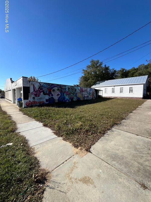 1 N 3rd St, Wilmington, NC, 28401-4528 | Card Image