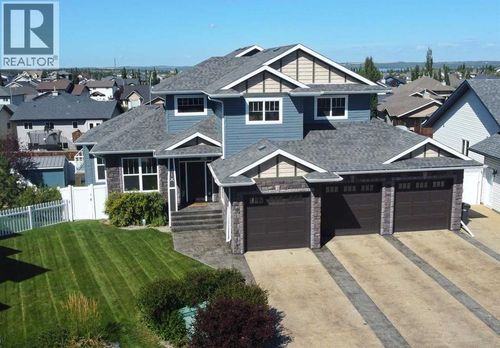 6 Laurel Close, Sylvan Lake, AB, T4S0B3 | Card Image