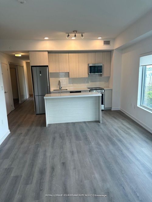 313-2433 Dufferin St, York, ON, M6E0B4 | Card Image