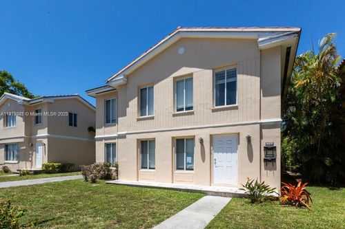 2882-2880 S Le Jeune Rd, Coral Gables, FL, 33134-6602 | Card Image