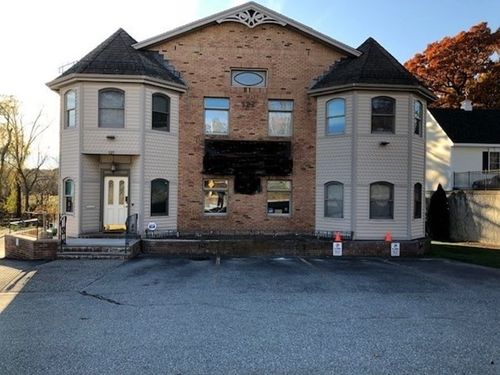 127 Cambridge St, Burlington, MA, 01803-3773 | Card Image