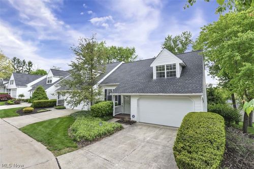 6813 Chaffee Ct, Brecksville, OH, 44141-2416 | Card Image