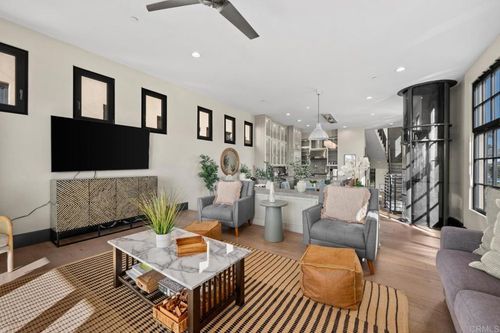 907 S Tremont St, Oceanside, CA, 92054-5048 | Card Image