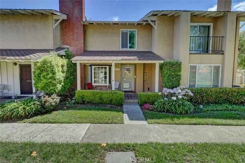 17077 Los Modelos St, Fountain Valley, CA, 92708-3922 | Card Image