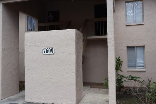 b-7609 Abbey Ln, TAMPA, FL, 33617-8503 | Card Image