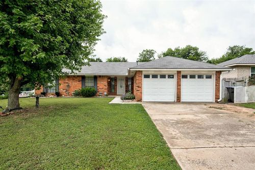 816 Jay Dr, Noble, OK, 73068-8403 | Card Image