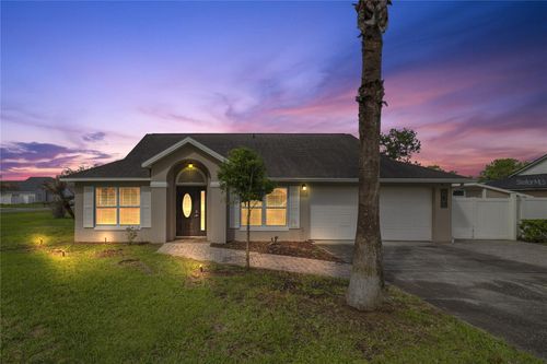 213 Sunset Ct, Davenport, FL, 33837-5711 | Card Image