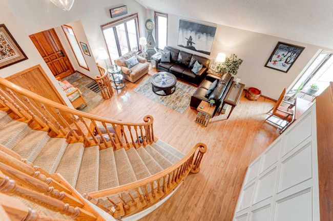 324 Coach Grove Place Sw, Home with 4 bedrooms, 3 bathrooms and 4 parking in Calgary AB | Image 21