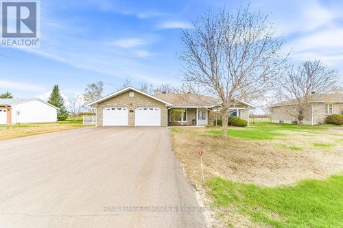 47 Cameron St, Beachburg, ON, K0J2A0 | Card Image