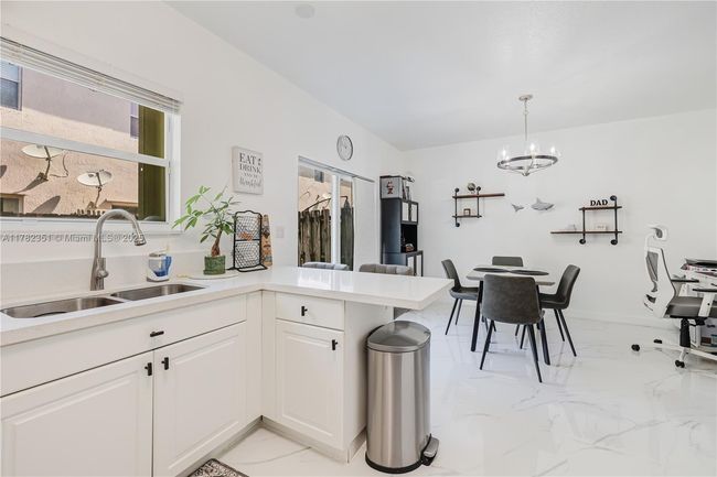 9369 Sw 221 St St, Townhouse with 2 bedrooms, 3 bathrooms and null parking in Cutler Bay FL | Image 16