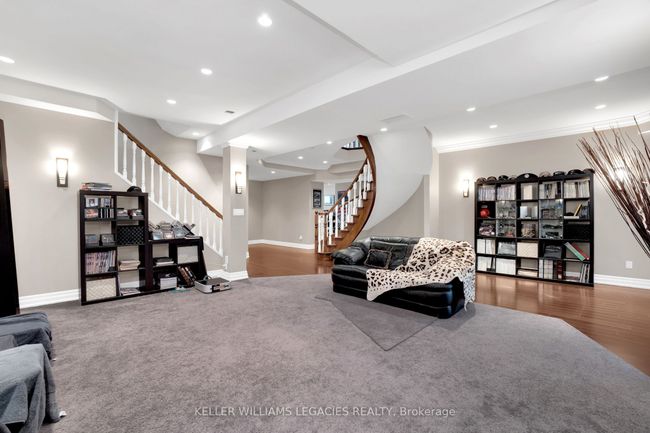360 Conservation Dr, House other with 6 bedrooms, 4 bathrooms and 8 parking in Brampton ON | Image 37