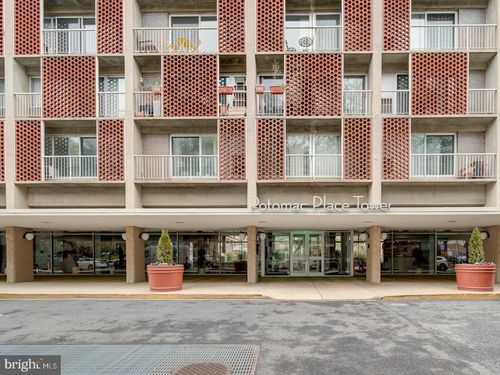 n-703-800 4th St Sw, WASHINGTON, DC, 20024 | Card Image