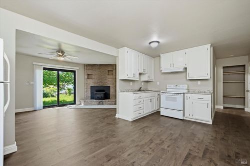 3723 Buckeye St, Clearlake, CA, 95422-8513 | Card Image