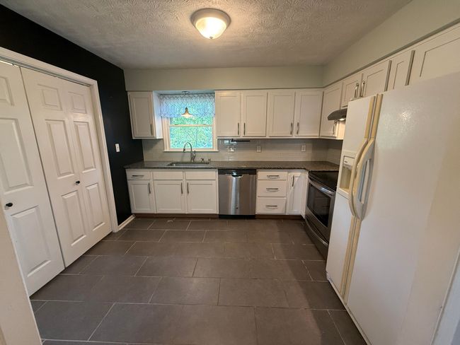 230 S Loop Dr, House other with 3 bedrooms, 2 bathrooms and null parking in Stanford KY | Image 7