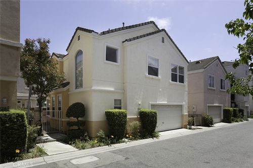 12666 Antigua Ct, Lynwood, CA, 90262-5376 | Card Image