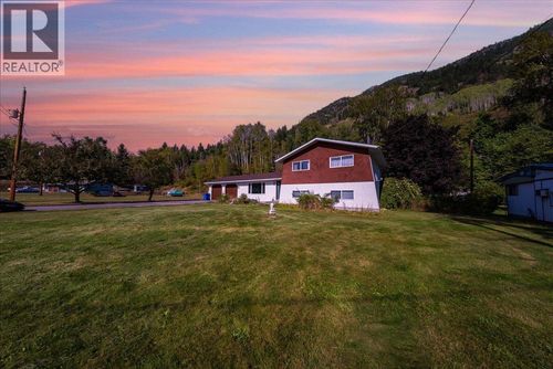 2129 Raspberry Rd, Castlegar, BC, V1N4T6 | Card Image