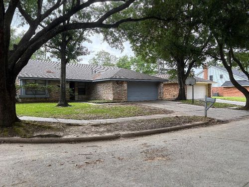 9111 Woodhouse Dr, Spring, TX, 77379-4497 | Card Image