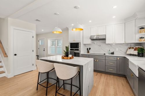 22-22 Morton St, Watertown, MA, 02472-2249 | Card Image