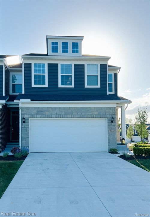 4932 Glenora Dr, Lake Orion, MI, 48359-2082 | Card Image