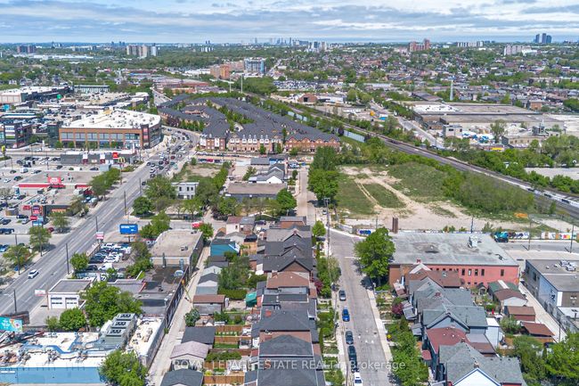 118 Mulock Ave, House attached with 3 bedrooms, 2 bathrooms and 1 parking in Toronto ON | Image 48
