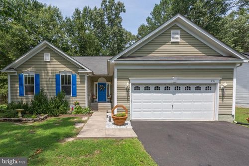 211 Meadow Ave, COLONIAL BEACH, VA, 22443-1216 | Card Image