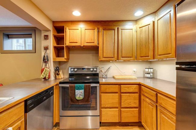70 Mayfair Rd Sw, House detached with 3 bedrooms, 4 bathrooms and 3 parking in Calgary AB | Image 27