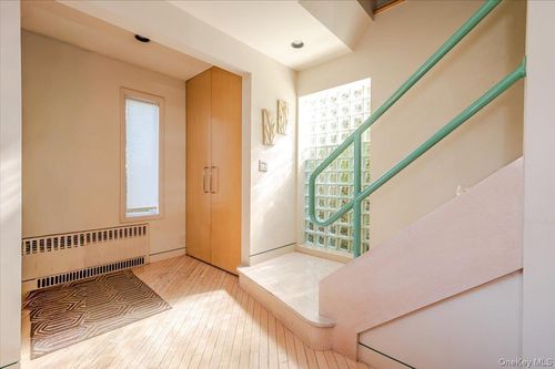 1050 Mora Pl, Woodmere, NY, 11598-1114 | Card Image