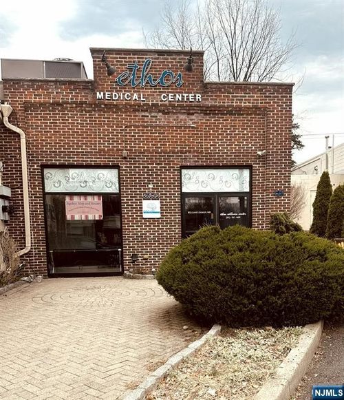 125 N Dean St, Englewood, NJ, 07631-2501 | Card Image