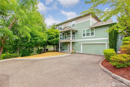 1659-4516 226th Ter Se, Issaquah, WA, 98029-6843 | Card Image