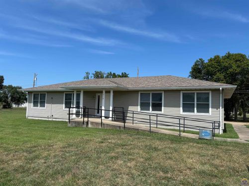 1310 Housatonic St, Burlington, KS, 66839-2261 | Card Image