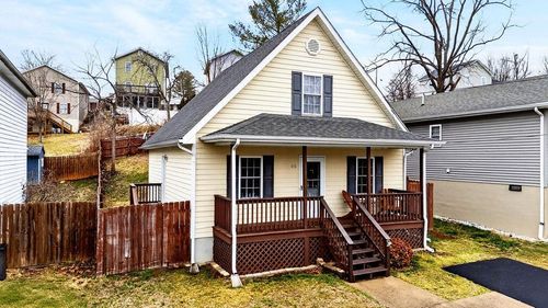 616 Grubert Ave, STAUNTON, VA, 24401-2762 | Card Image