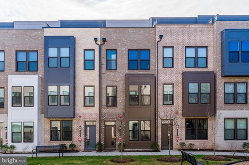 12742 Verdant Way, RESTON, VA, 20191-5864 | Card Image