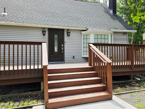 214 Lake Dr, Dingmans Ferry, PA, 18328-3100 | Card Image