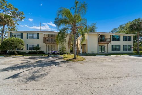 8c-140 Hunter Lake Dr, OLDSMAR, FL, 34677-4576 | Card Image