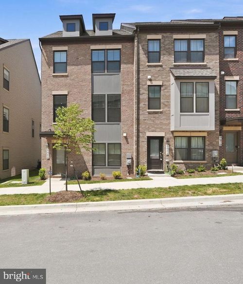 6066 Beake St, HYATTSVILLE, MD, 20782-4058 | Card Image