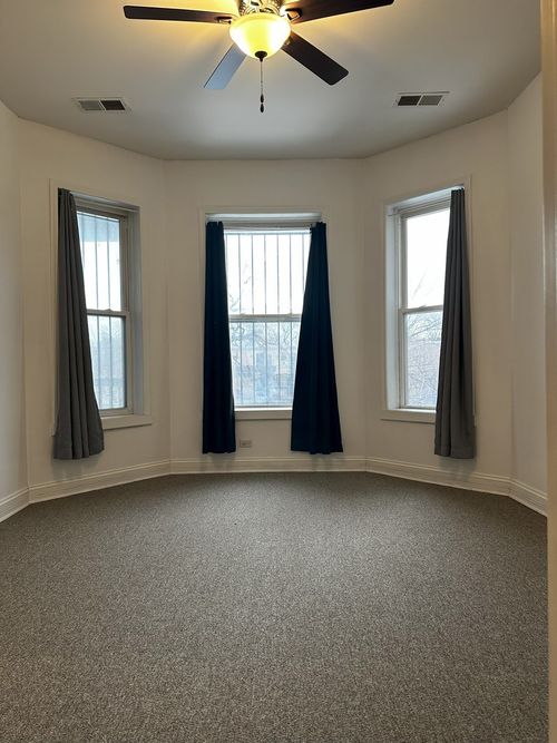 2s-5837 S Calumet Ave, CHICAGO, IL, 60637-1381 | Card Image