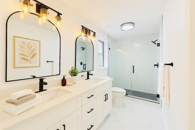 Master Bath | Image 26