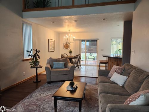 221 Vica Ln, Fort Madison, IA, 52627-2182 | Card Image