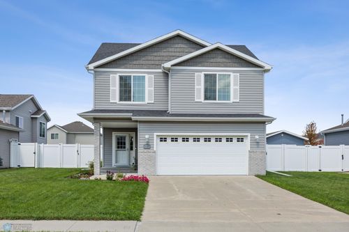 2621 57th Ave S, Fargo, ND, 58104-7241 | Card Image