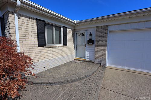 14182 Blue Skies St, Livonia, MI, 48154-4995 | Card Image