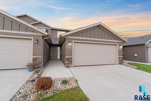2502 E Meadowside Pl, Sioux Falls, SD, 57108-3706 | Card Image