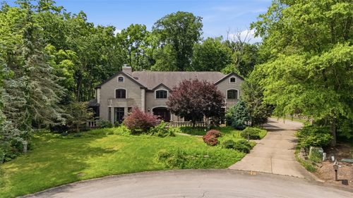 105 Lantern Cir, Canonsburg, PA, 15317-3654 | Card Image
