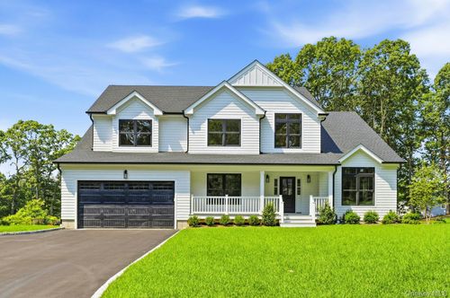 333 Concord Ct, Huntingtn Sta, NY, 11746 | Card Image