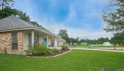 23800 Stonegate Dr, House other with 3 bedrooms, 2 bathrooms and null parking in Denham Springs LA | Image 2